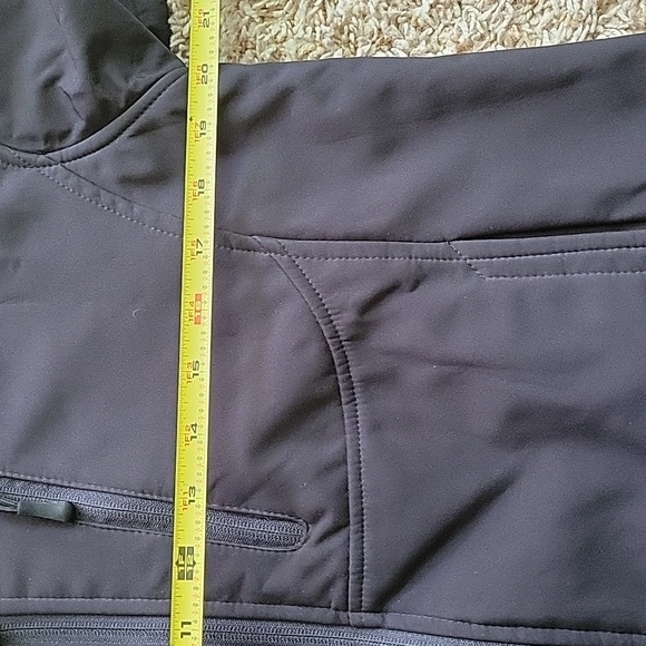 Free Tech Mens Jacket - Picture 9 of 10